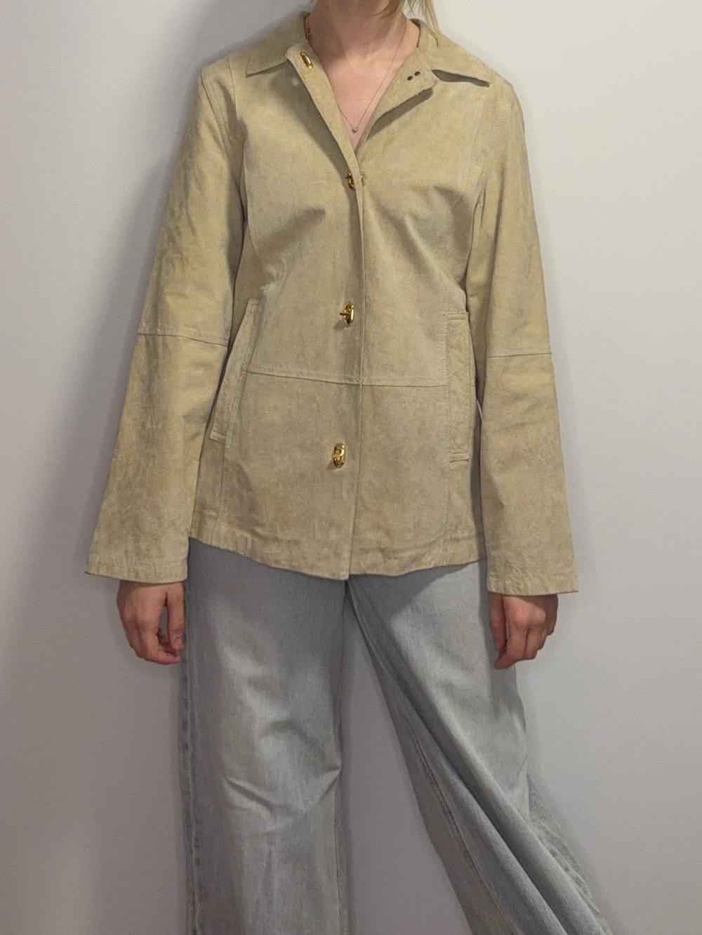 Vintage Danier Beige Suede Jacket with Gold-Tone Buttons - Picture 3 of 16